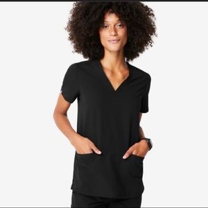 FIGS Casma three pocket scrub top in black XXS
